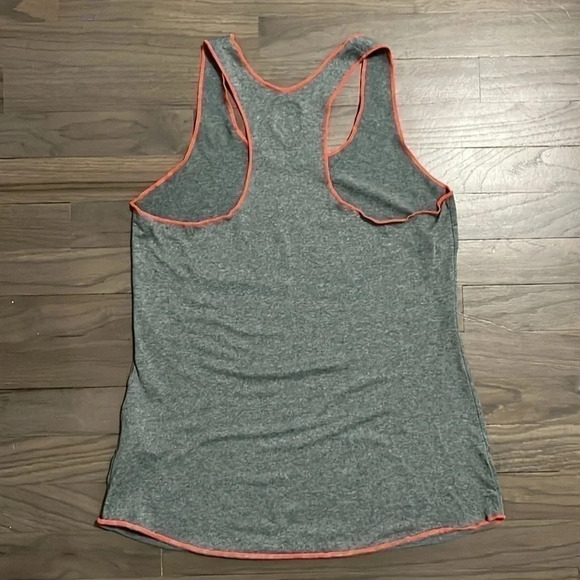 The North Face Gray Women’s Cant Stop Wont Stop Never Stop Tank Medium - Picture 4 of 4